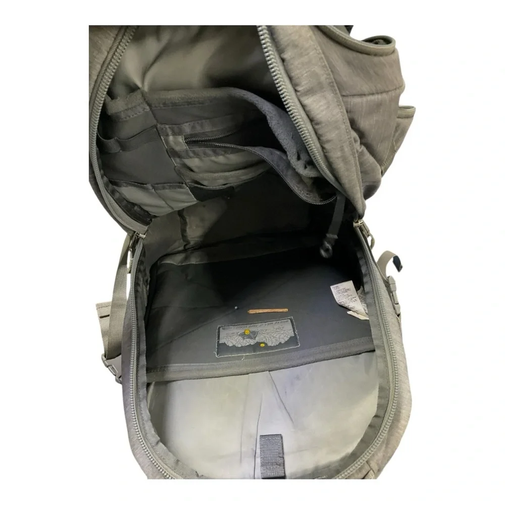The North Face Mainframe Backpack GrayFlexVent Laptop Travel Daypack Mens Womens